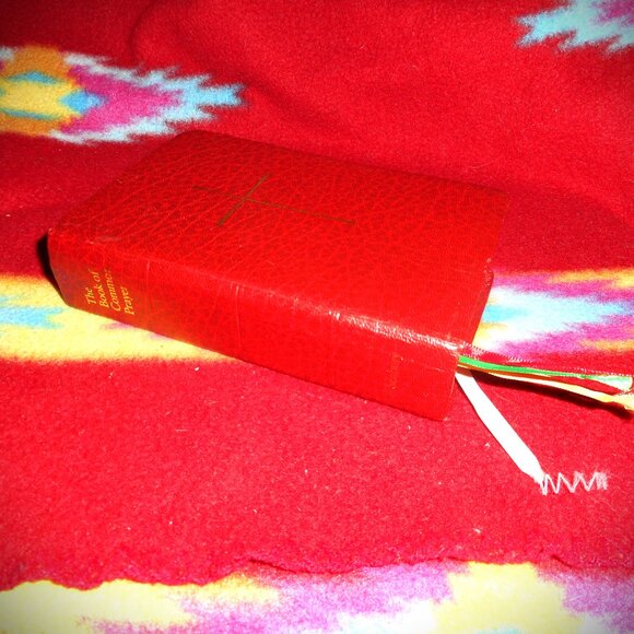 Episcopal Book of Common Prayer Red Leather w/Inscription (Seabury Press, 1977) - Picture 2 of 11